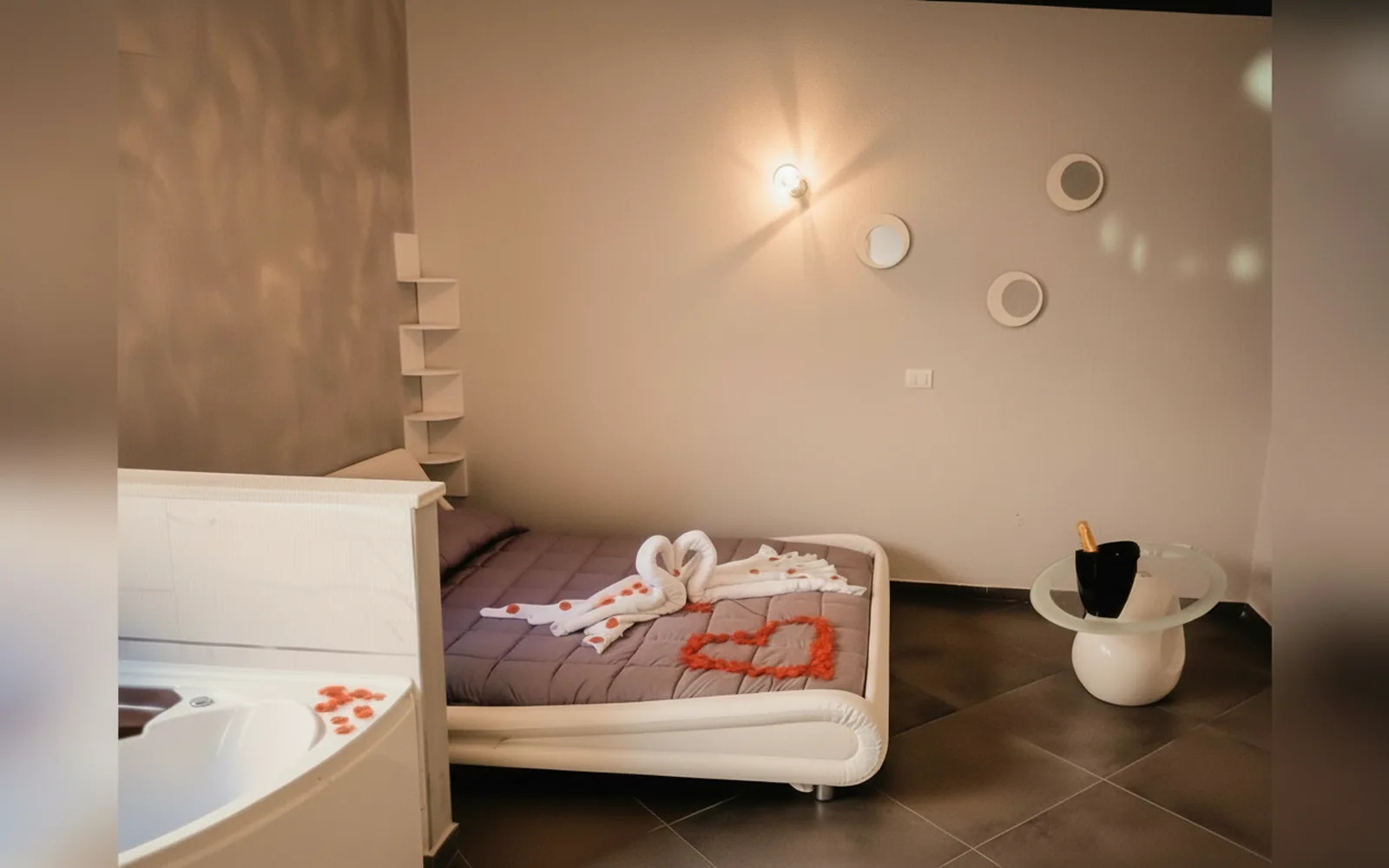 Amos Port-Suite, Civitavecchia (Lazio) — galleria foto 11